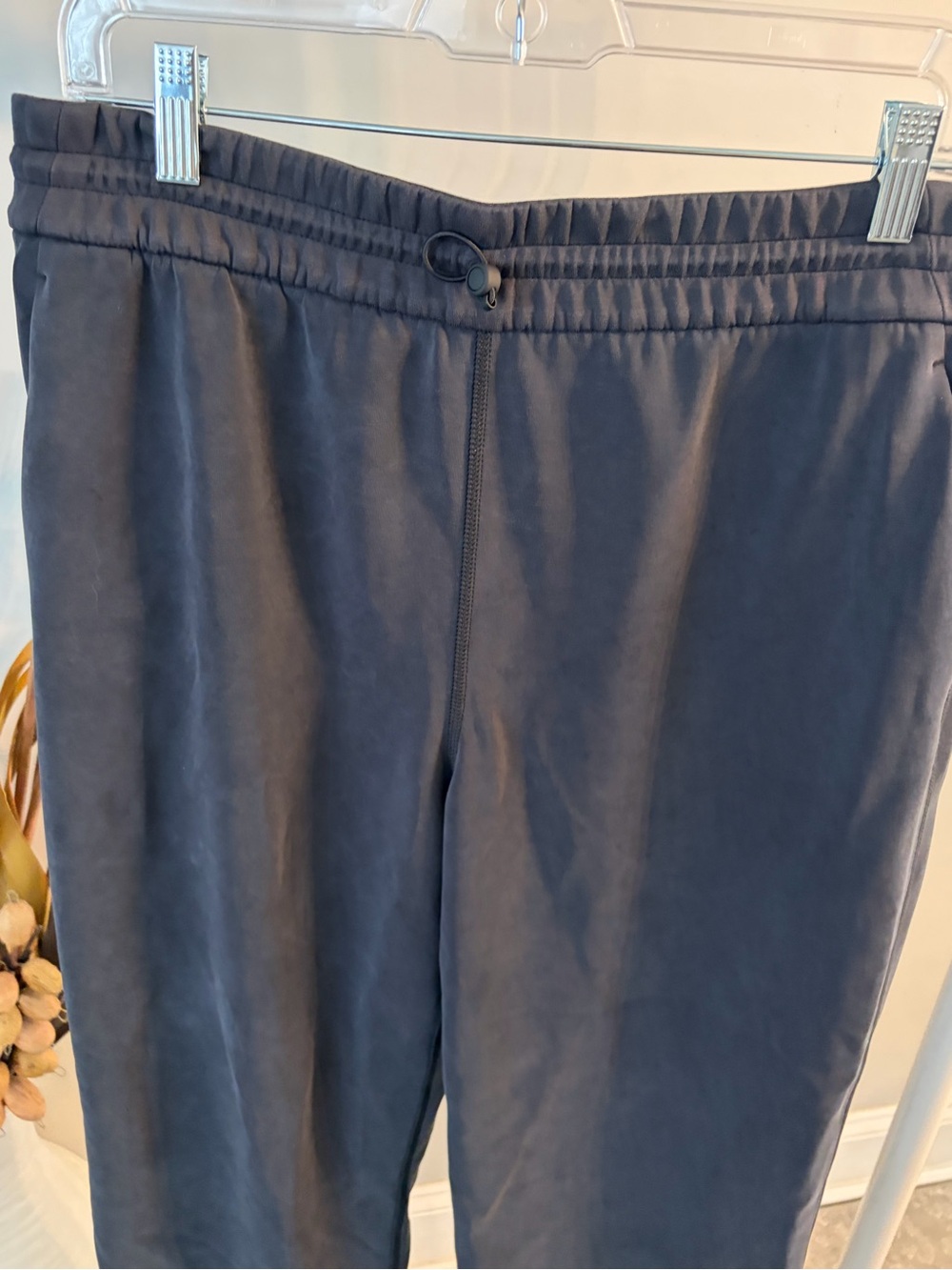 Lululemon Softstreme High-Rise Straight-Leg Cropped Pants size 12 - Picture 2 of 9